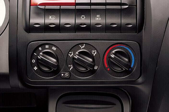 nút điều chỉnh hệ thống Hyundai HD240